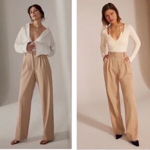 FAVORITE DAUGHTER The Favorite Pant Shortie Pleated Trouser in Beige Womens 12